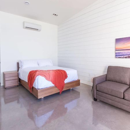 Quarterdeck Beachside Villas & Lofts Summerville Centre Bagian luar foto